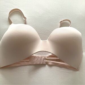 Uniqlo wireless bra 34B rosy beige
